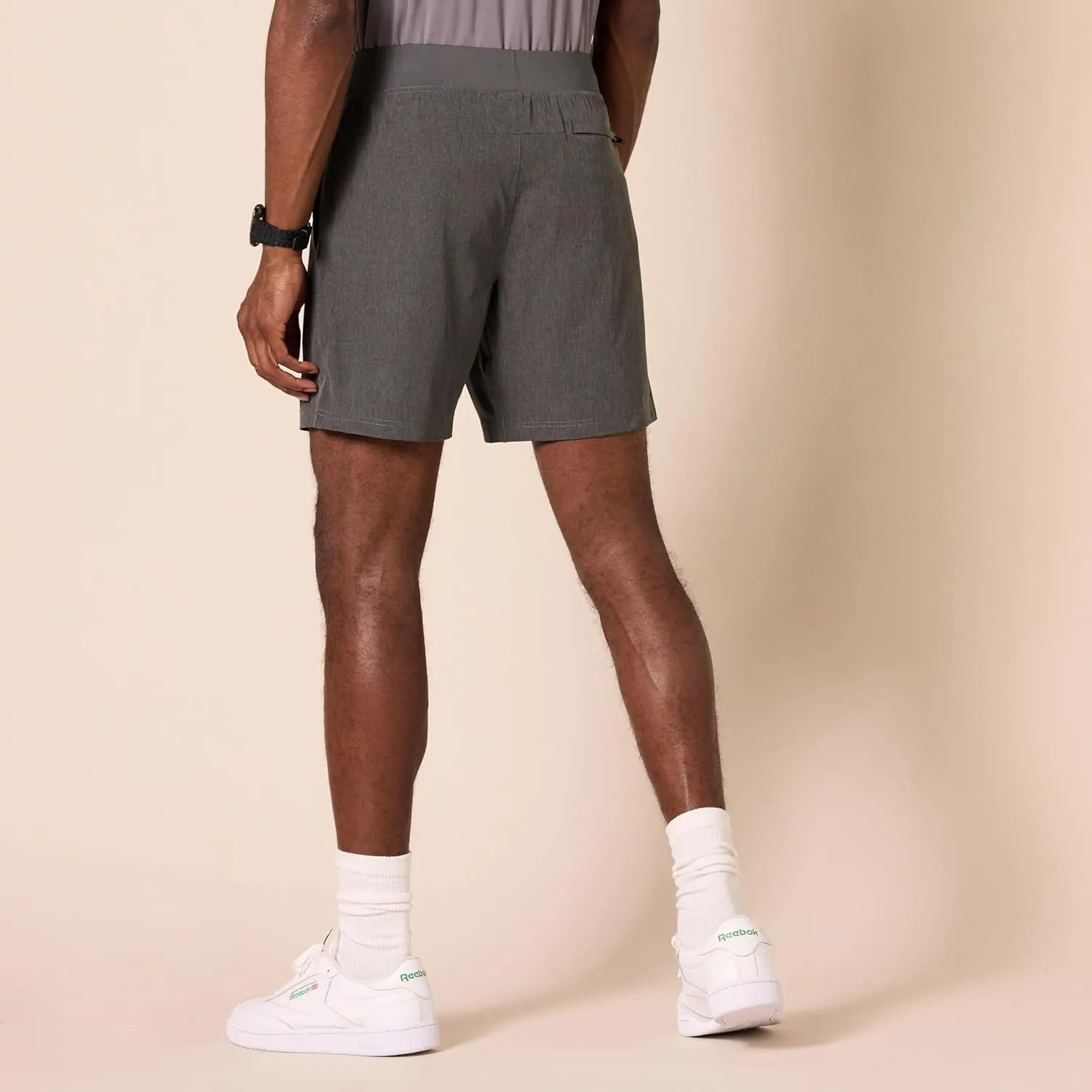 Amazon Essentials Men's Performance Stretch Woven 7" Training Short