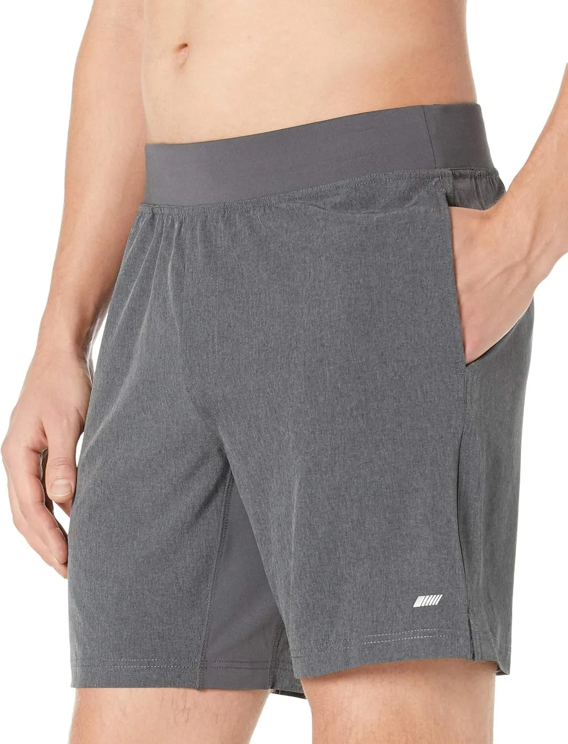 Amazon Essentials Men's Performance Stretch Woven 7" Training Short