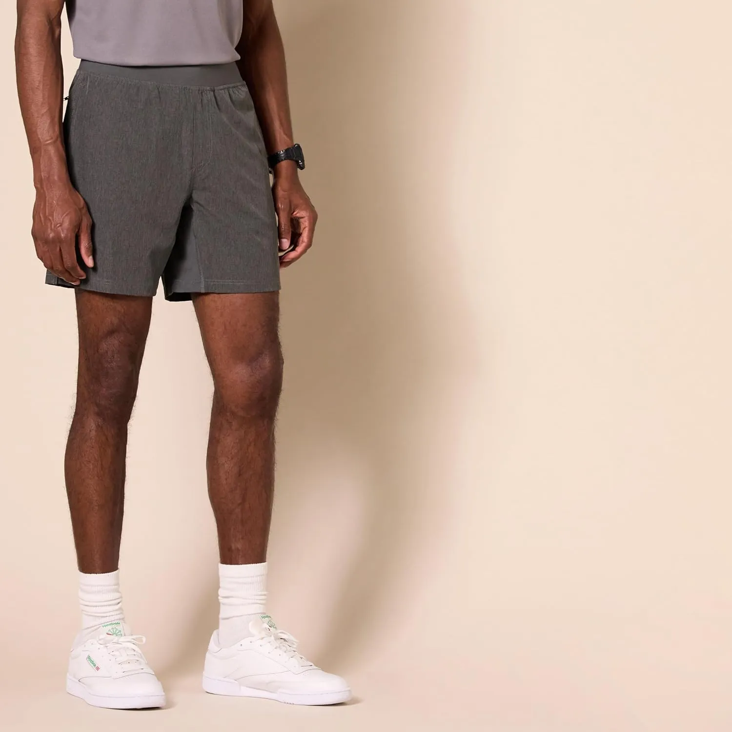 Amazon Essentials Men's Performance Stretch Woven 7" Training Short