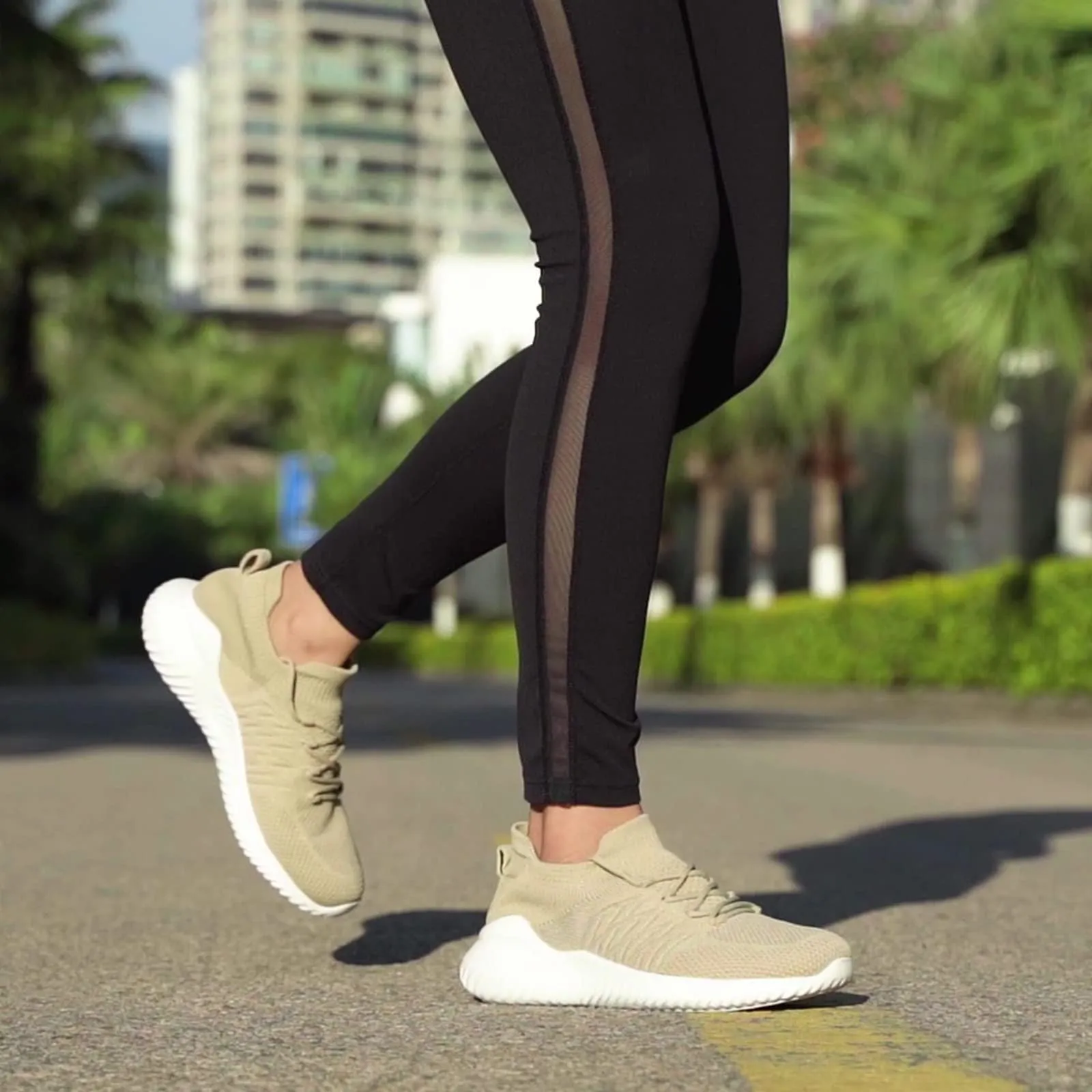 Women Lightweight Workout Tennis Running Shoes(AKK)