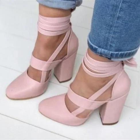 Women's lace-up closed toe chunky heels
