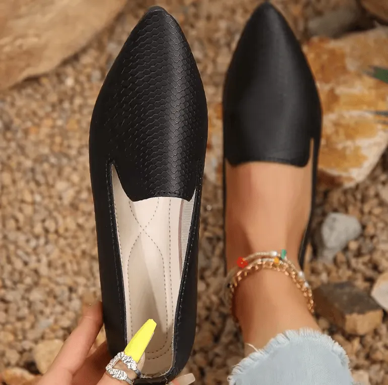 Women’s PU Leather Loafers - Pointed Toe Ballet Flats with Stone Pattern